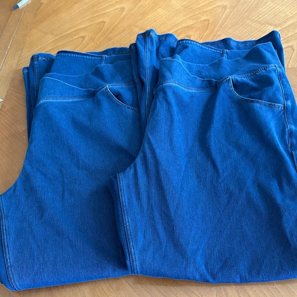 TWO pair of Stretchy Jeans 4X - Picture 3 of 4